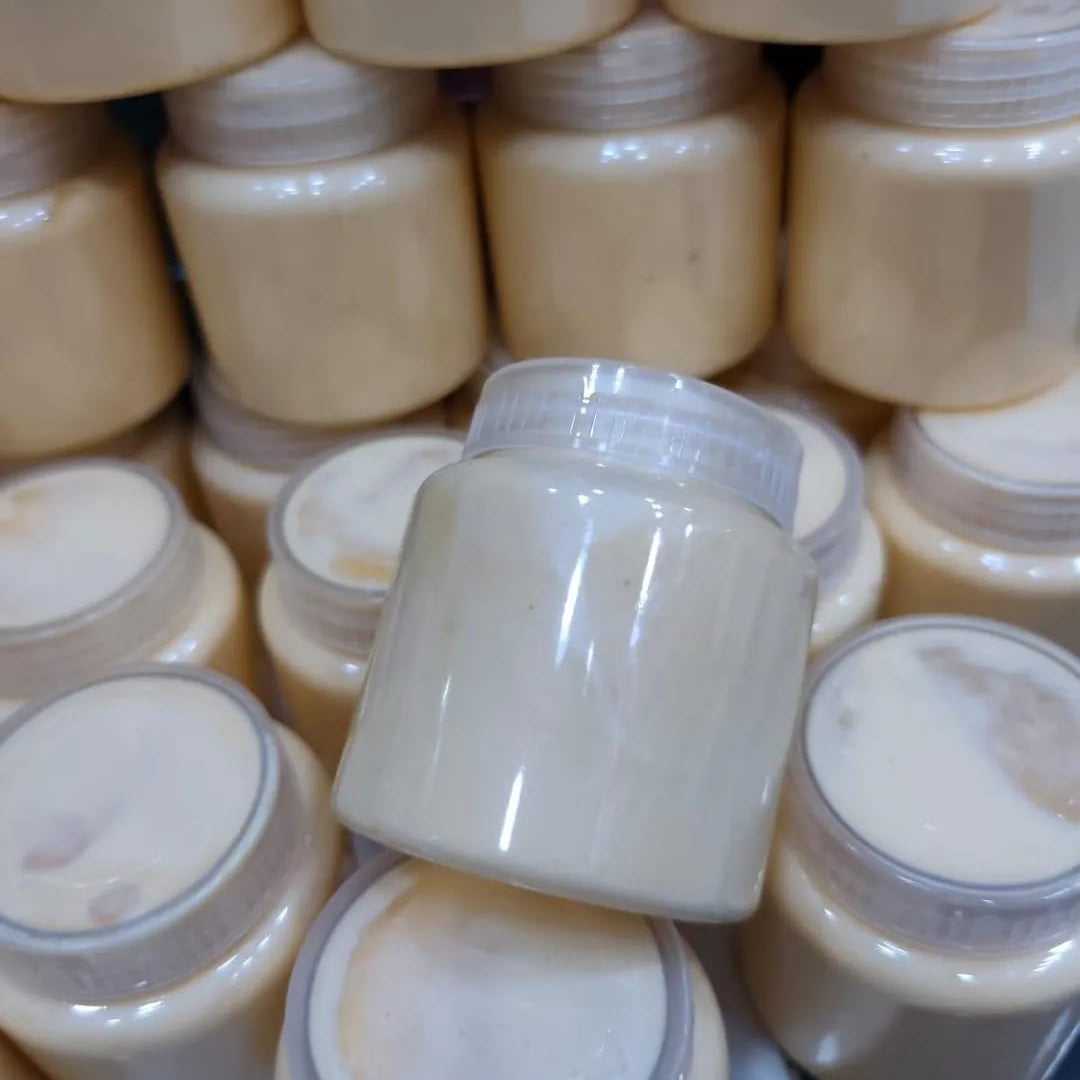 Zafrani Whitening Cream Natural Skin Care Formula Brightens Complexion Reduces Dark Spots Enhances Smooth Radiant Glow - 200g