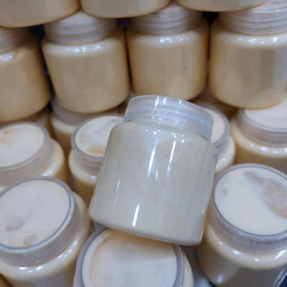 Zafrani Whitening Cream Natural Skin Care Formula Brightens Complexion Reduces Dark Spots Enhances Smooth Radiant Glow - 200g